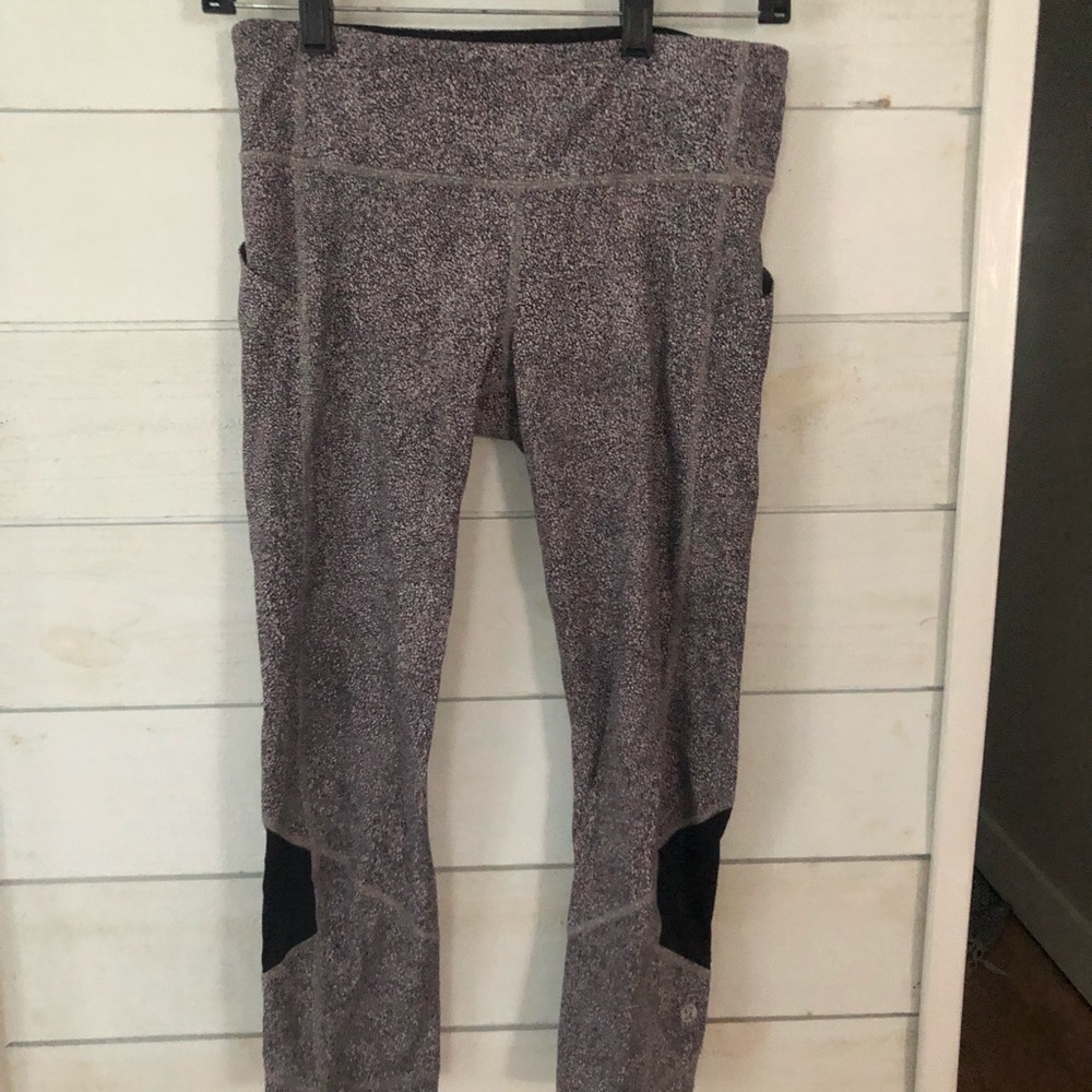Lululemon runner crops